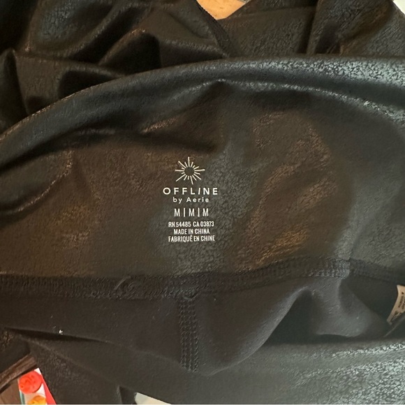 OFFLINE By Aerie The Hugger Crossover High Waisted Crackle Legging Black Medium - Picture 8 of 8